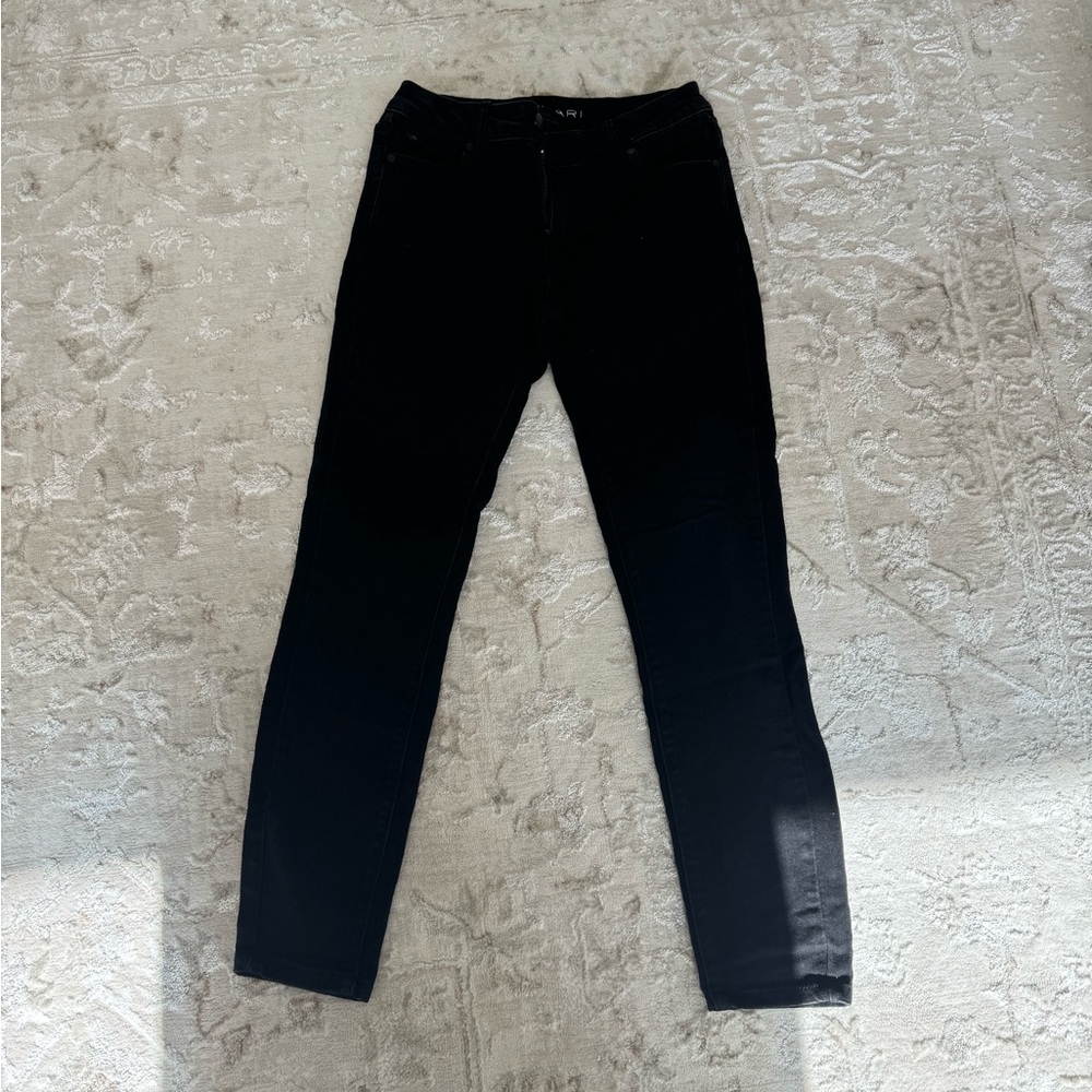 Tahari black skinny jeans size 4